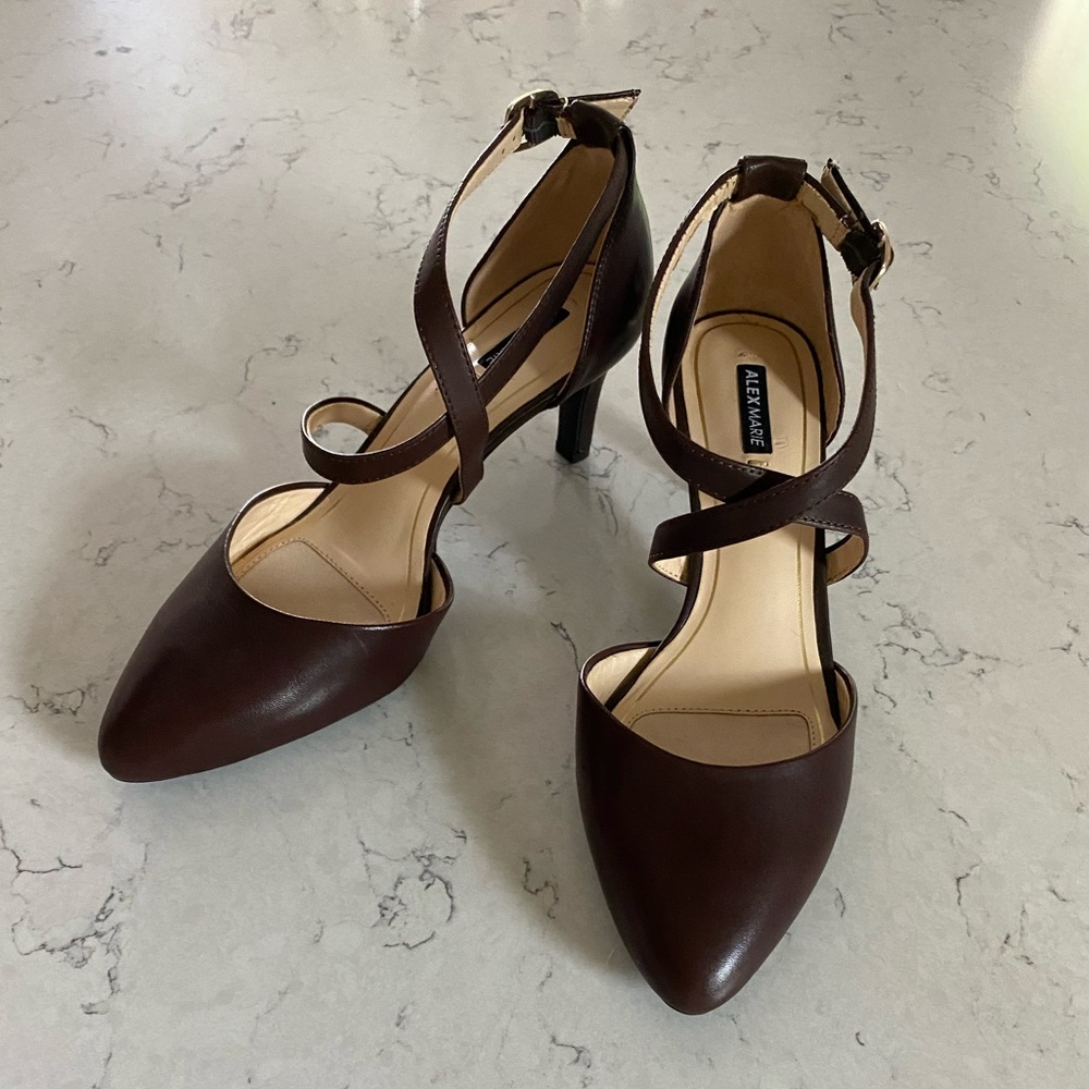 Alex Marie 7.5 brown leather closed toe heels